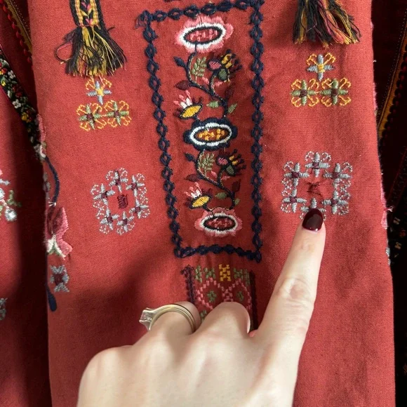 Zara Women's Floral Embroidered Split Neck Scalloped Detail Tunic Top Size XS - Picture 5 of 11